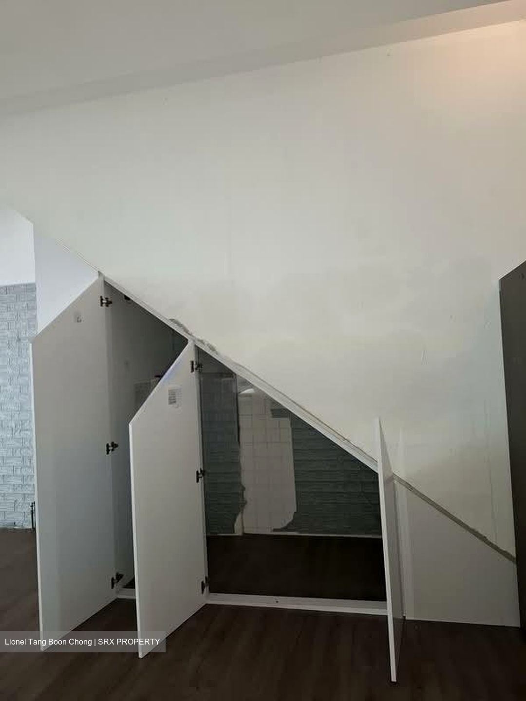 Hougang Avenue 1 (D19), Shop House #581731871